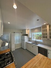 230 N California Ave in Palo Alto, CA - Building Photo - Building Photo