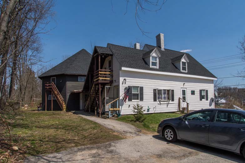 7 Crescent St in Pittsfield, NH - Building Photo