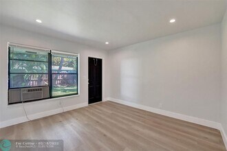 901 NE 40th St-Unit -2 in Oakland Park, FL - Building Photo - Building Photo