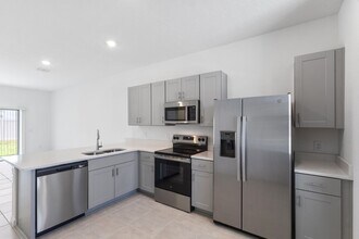 3094 SKYLINE in Kissimmee, FL - Building Photo - Building Photo