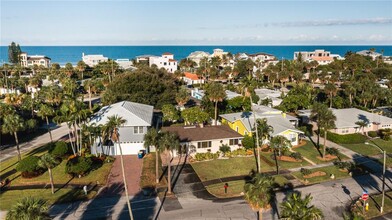 732 Bruce Ave in Clearwater, FL - Foto de edificio - Building Photo