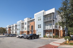 The Ashley Apartments in Charleston, SC - Building Photo
