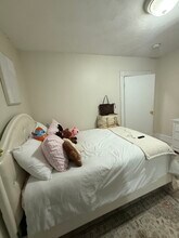 192 L St, Unit 1 in Boston, MA - Foto de edificio - Building Photo