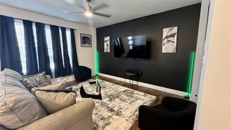 1426 Birds Fort Trl in Arlington, TX - Building Photo