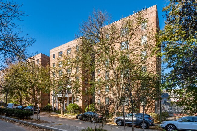 Saxony Towers in Flushing, NY - Foto de edificio - Building Photo