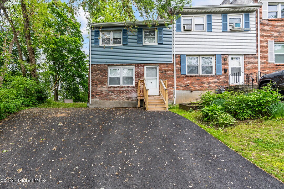 98 Mt Hope Dr in Albany, NY - Building Photo