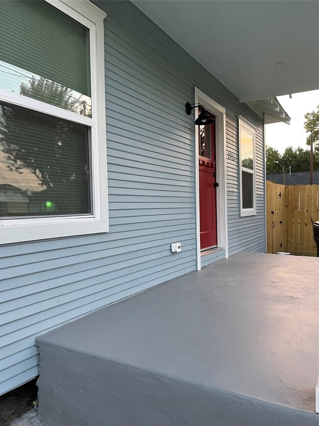 property at 2715 Cochran St