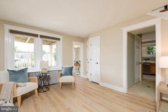 516 E Lancaster Ave in Downingtown, PA - Building Photo - Building Photo