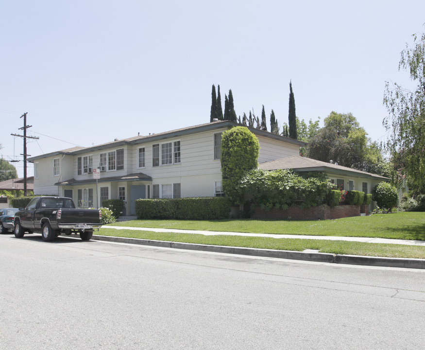 5654 Camellia Ave in North Hollywood, CA - Building Photo