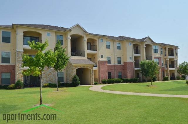 Red Oak Town Village Apartments in Red Oak, TX - Building Photo