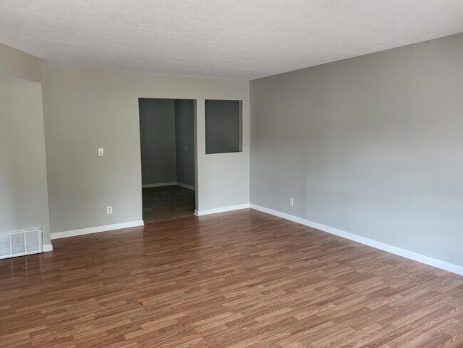 250 Herndon St photo'