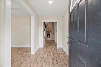 2219 Briarview Dr in Houston, TX - Building Photo - Building Photo