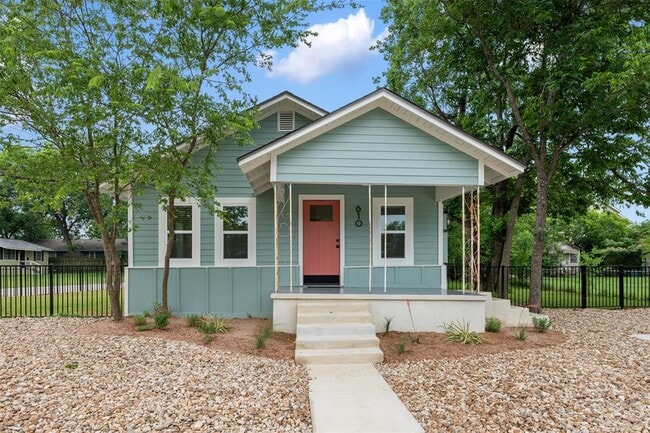 610 W 10th St