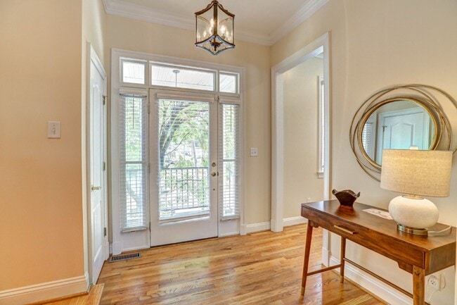 1919 E Broad St in Richmond, VA - Building Photo - Building Photo