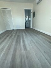 8153 San Juan Ave in South Gate, CA - Building Photo - Building Photo