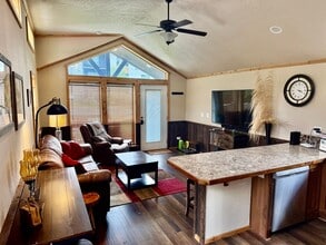 208 Loves Ln in Livingston, MT - Building Photo - Building Photo