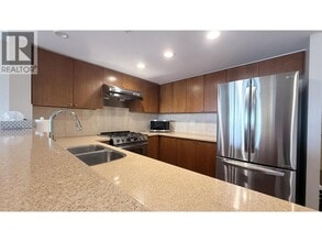 8120 Lansdowne Rd in Richmond, BC - Building Photo - Building Photo