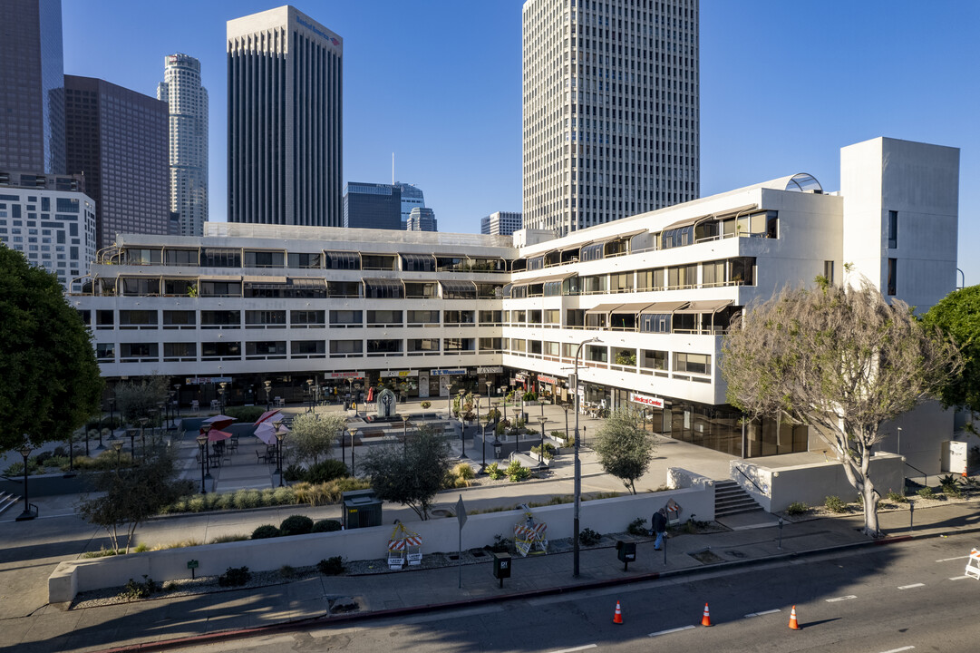 The Promenade Residences in Los Angeles, CA - Building Photo