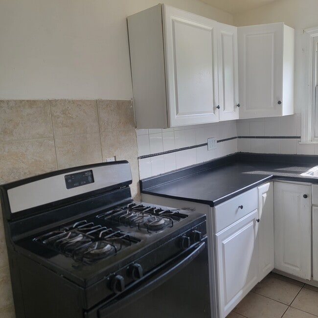 21-23 Oxford St, Unit 2 floor in Paterson, NJ - Foto de edificio - Building Photo