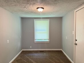 634 Lafayette Rd in Clarksville, TN - Building Photo - Building Photo
