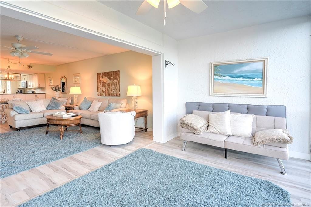 5532 NE Gulfstream Way in Stuart, FL - Building Photo