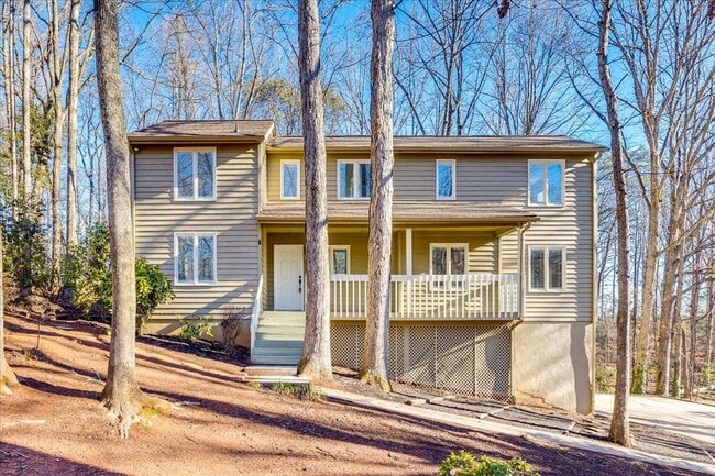 property at 11 Woodvine Ln