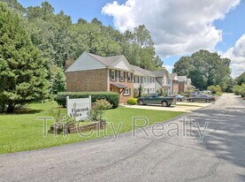 210 Flat Creek Ct in Peachtree City, GA - Building Photo