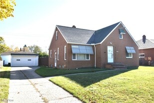 2761 Forestview Ave in Rocky River, OH - Building Photo