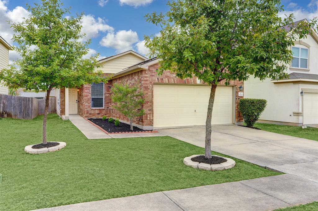 11108 Helms Deep Dr in Austin, TX - Building Photo