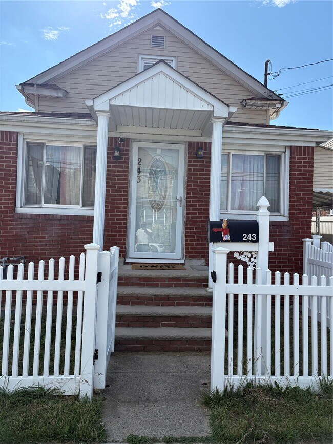 243 Biltmore Ave in Elmont, NY - Building Photo - Building Photo