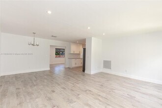 1116 NE 117th St in Biscayne Park, FL - Building Photo - Building Photo