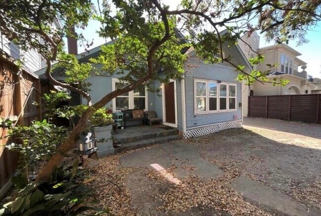 property at 3403 Yupon St