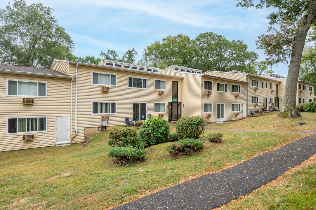 Horizon Homes in Naugatuck, CT - Foto de edificio