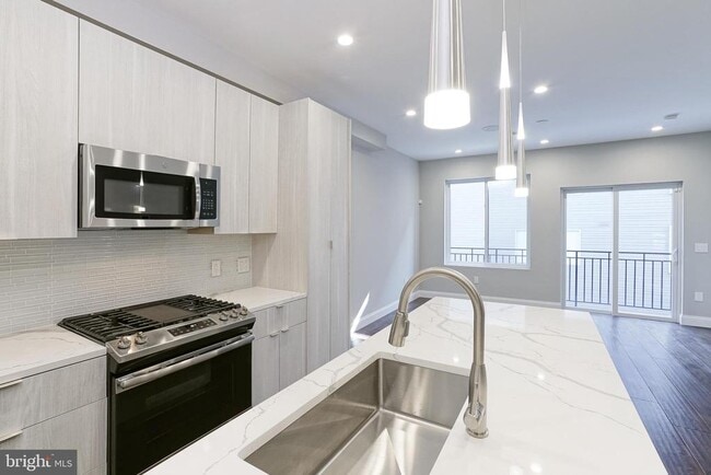 1630 Cambridge St in Philadelphia, PA - Building Photo - Building Photo