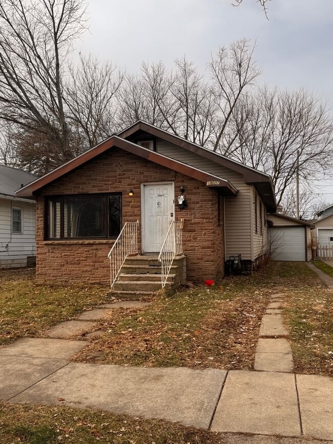 property at 1827 Frances Ave