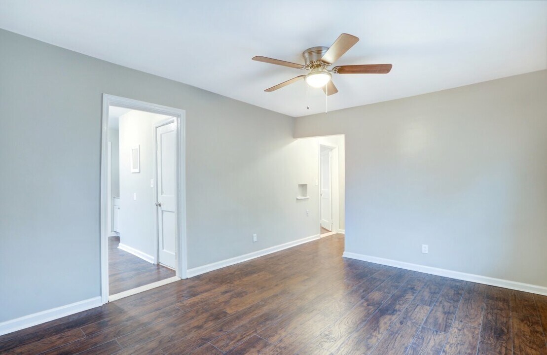 1121 E Park Ave in Savannah, GA - Building Photo