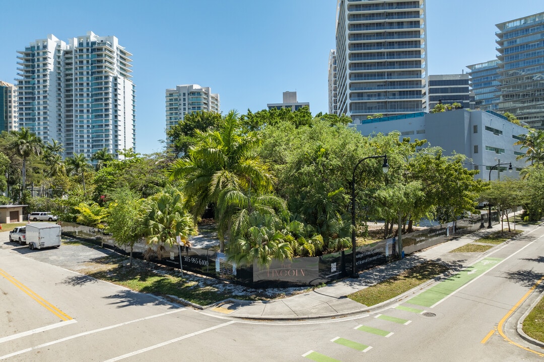 The Lincoln coconut Grove in Miami, FL - Building Photo