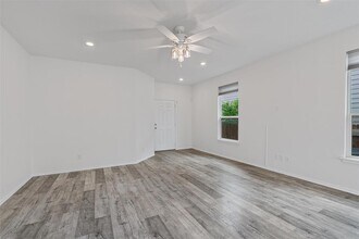 305 Los Cobos Ln in Georgetown, TX - Building Photo - Building Photo