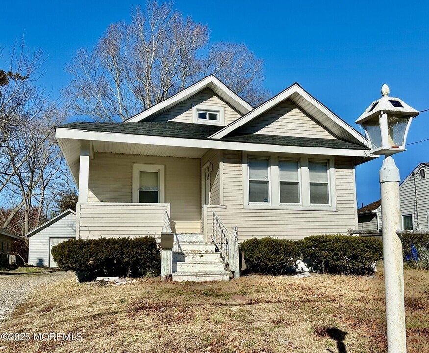 139 Otis Ave in Tuckerton, NJ - Building Photo