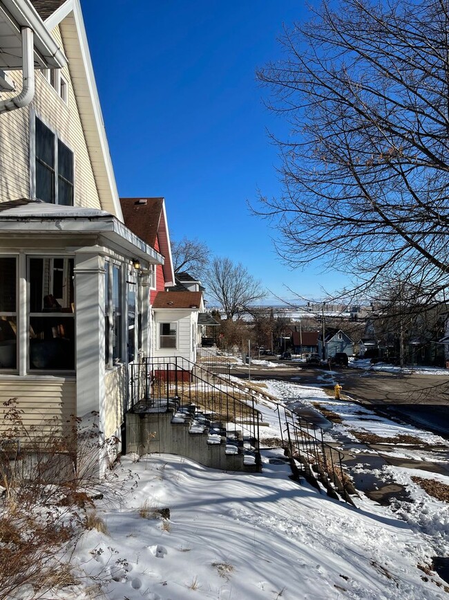510 N 23rd Ave W in Duluth, MN - Foto de edificio - Building Photo