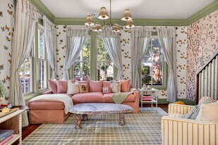 214 W Gwinnett St in Savannah, GA - Building Photo