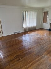 2201 Windemere Ave in Flint, MI - Building Photo - Building Photo