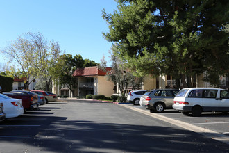 Casa Del Cerro in San Diego, CA - Building Photo - Building Photo