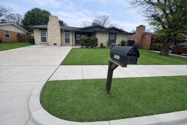 property at 2409 Stonegate St