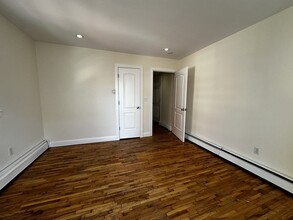 305 Princeton St, Unit #1 in Boston, MA - Building Photo - Building Photo