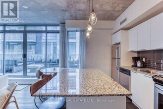 650 King St W in Toronto, ON - Building Photo - Building Photo