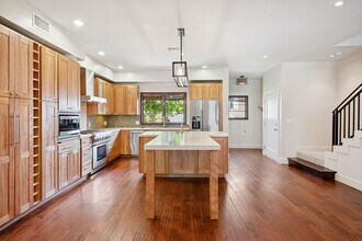 22030 Providencia St in Los Angeles, CA - Building Photo - Building Photo