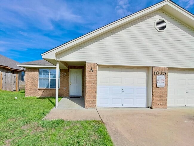 1625 Yuma Trl in Harker Heights, TX - Building Photo - Building Photo
