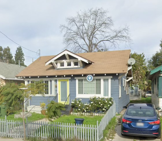 1457 W 35th St in Los Angeles, CA - Building Photo