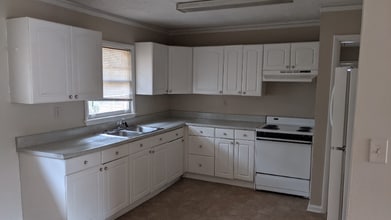 2417 Ousley Ct in Decatur, GA - Foto de edificio - Building Photo